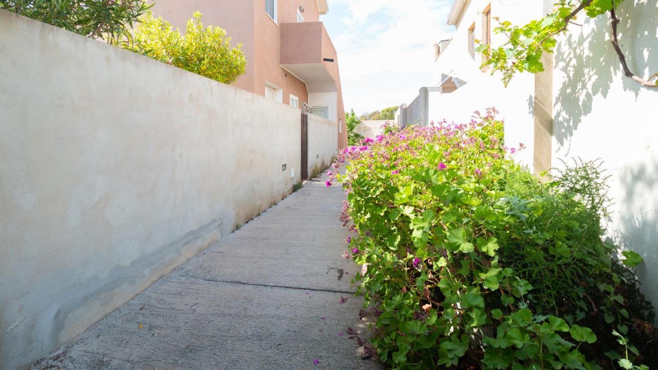 Апартаменты Sardinianworld - Casa Tatti Сан-Джованни-ди-Синис Экстерьер фото